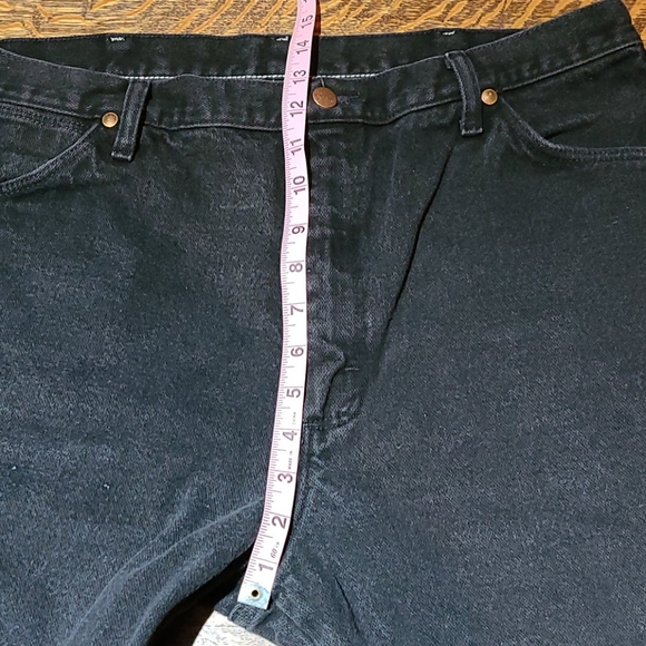 Men's Black Wrangler Jeans  Size 38x30 - Picture 7 of 9